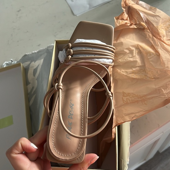 Public desire NWT Taryn nude heel strappy sandals NEVER USED BRAND NEW - Picture 2 of 5